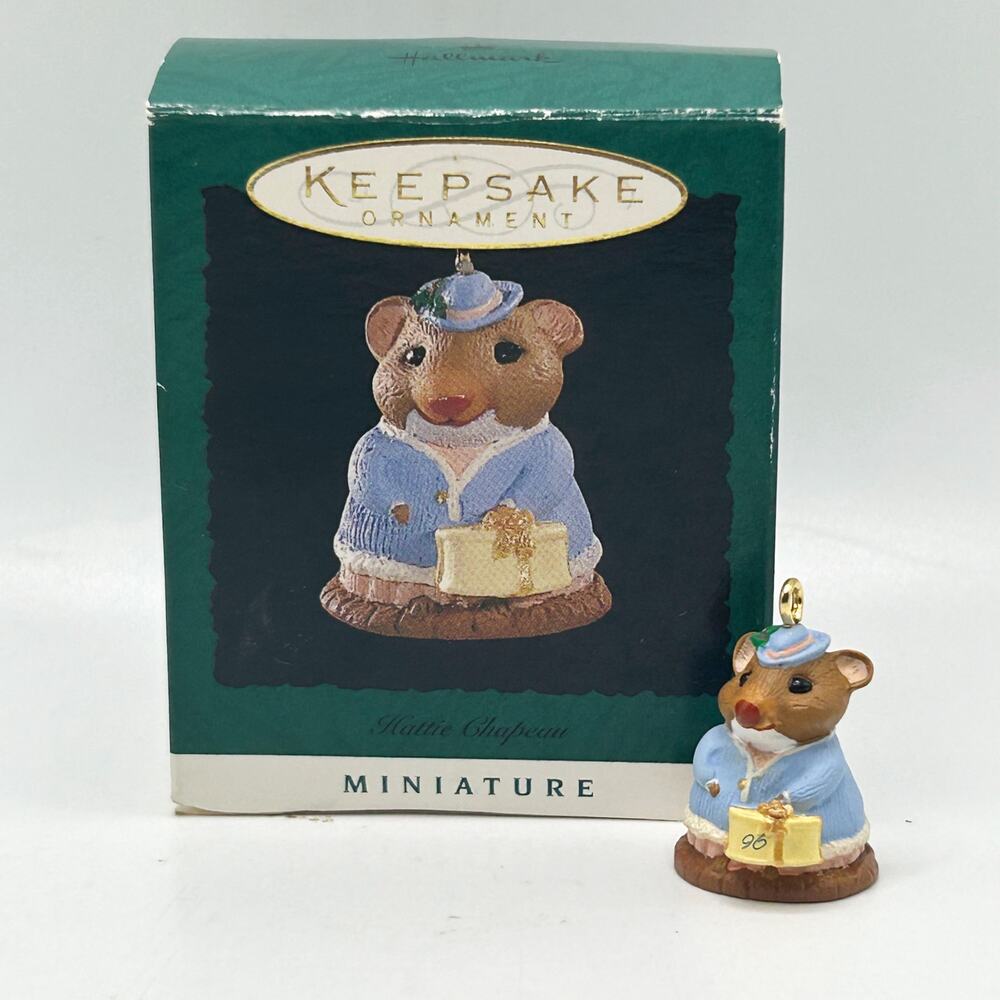 New 1996 Hallmark Moustershire's Hattie Chapeau Mouse Miniature Ornament